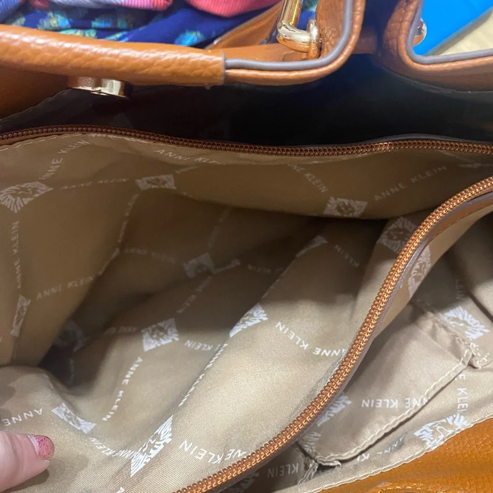 Anne Klein Tan Tote with Gold Accents - Picture 7 of 12